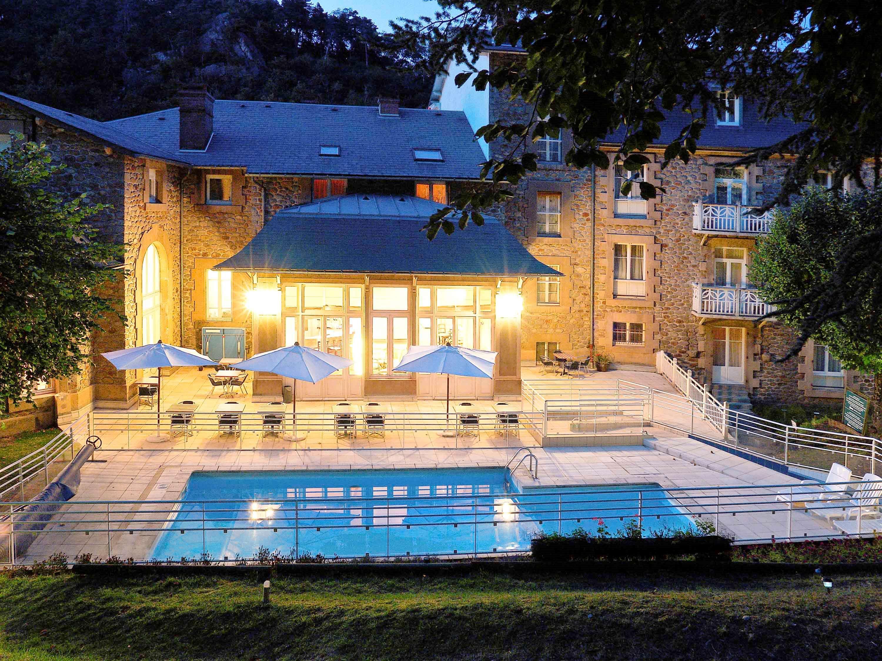 Hotel Mercure Saint-Nectaire Spa & Bien-Etre Esterno foto
